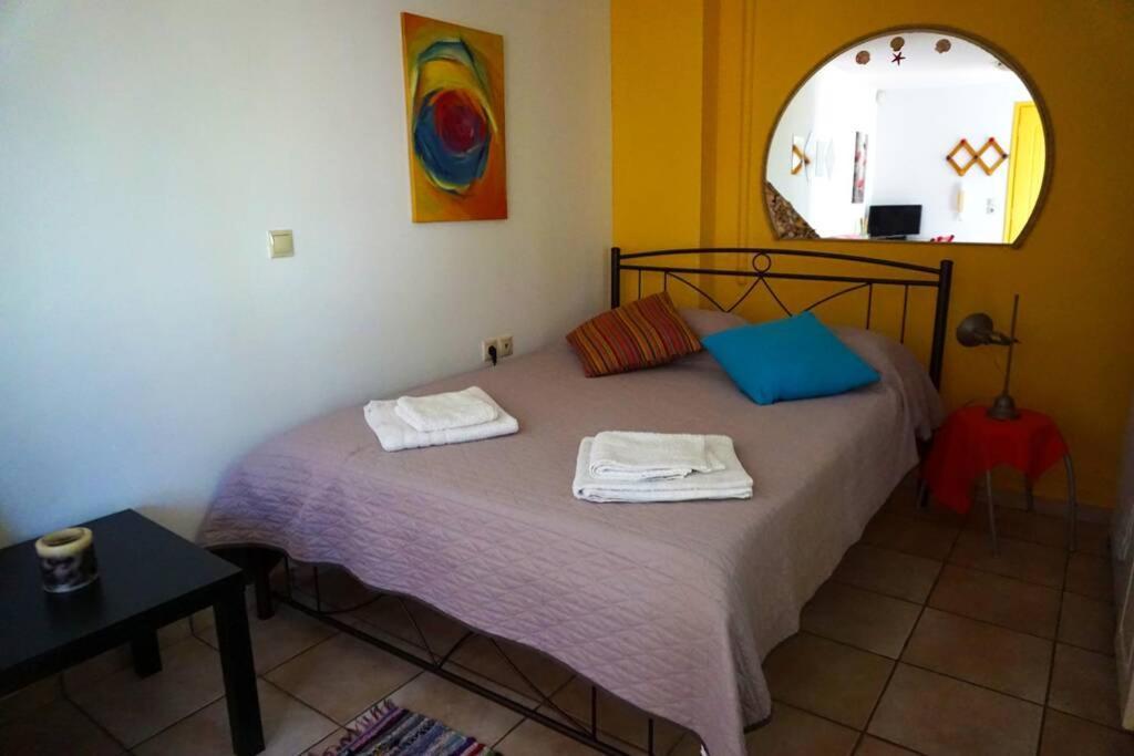 Cosy Guest House With Private Yard Saronida 外观 照片