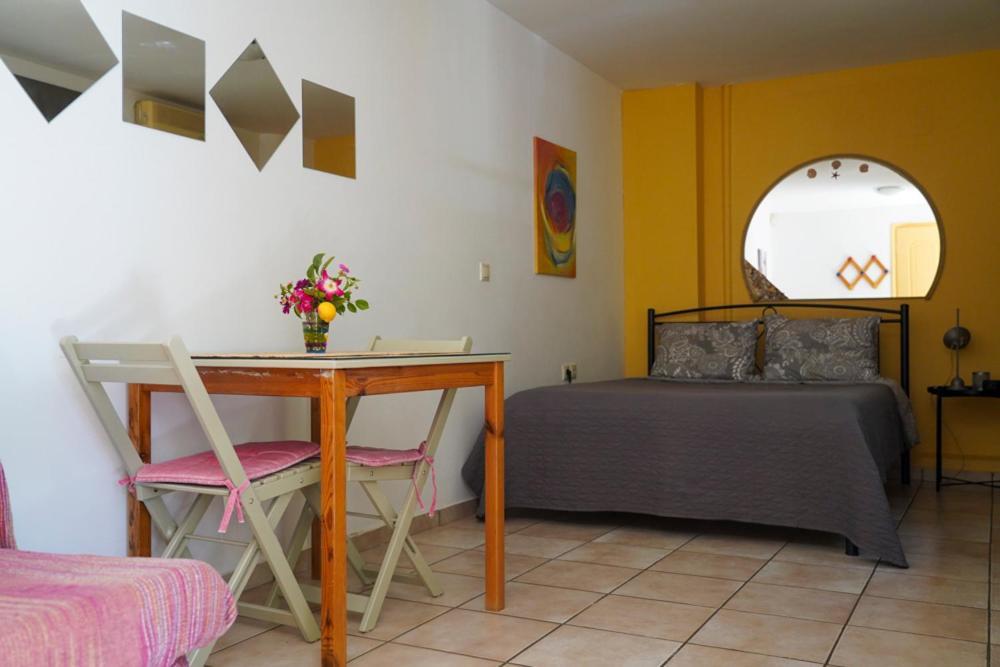Cosy Guest House With Private Yard Saronida 外观 照片